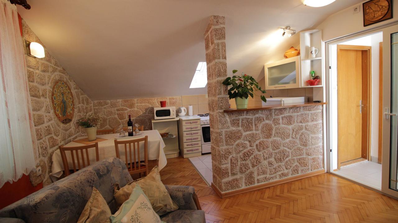 Apartment Ivanka Omiš Δωμάτιο φωτογραφία